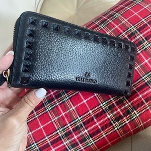 Valentino by Mario Valentino Continental zipper wallet black on black